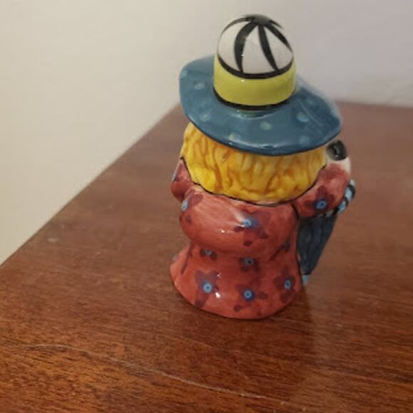 Vintage Steven McGovney Ceramic Salt & Pepper Shakers‎ Hand Painted Lady Sheriff - Picture 9 of 11